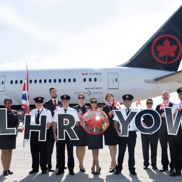 Air Canada celebrates resumption of London Heathrow to Ottawa flights